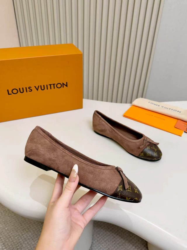 Louis Vuitton Women Shoes-562